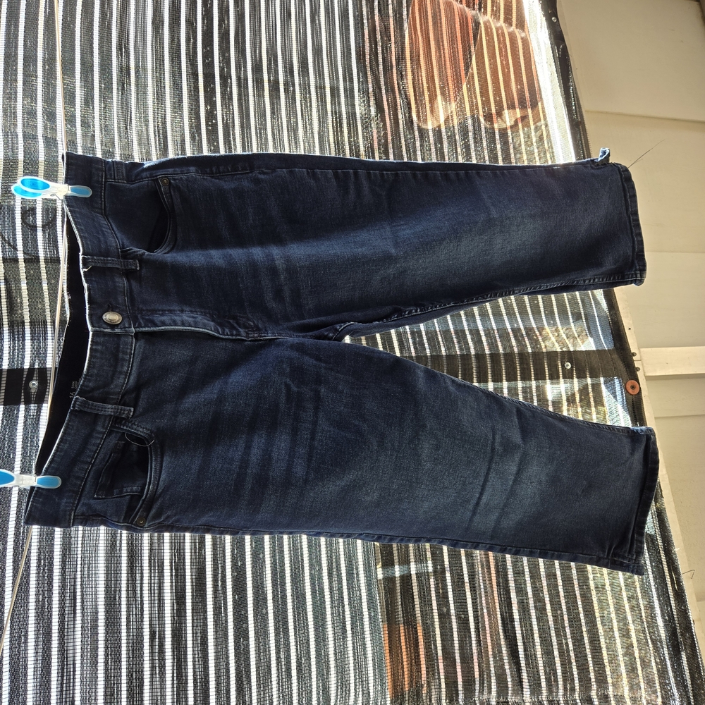 Liz Claiborne Blue Cropped Ankle Jeans